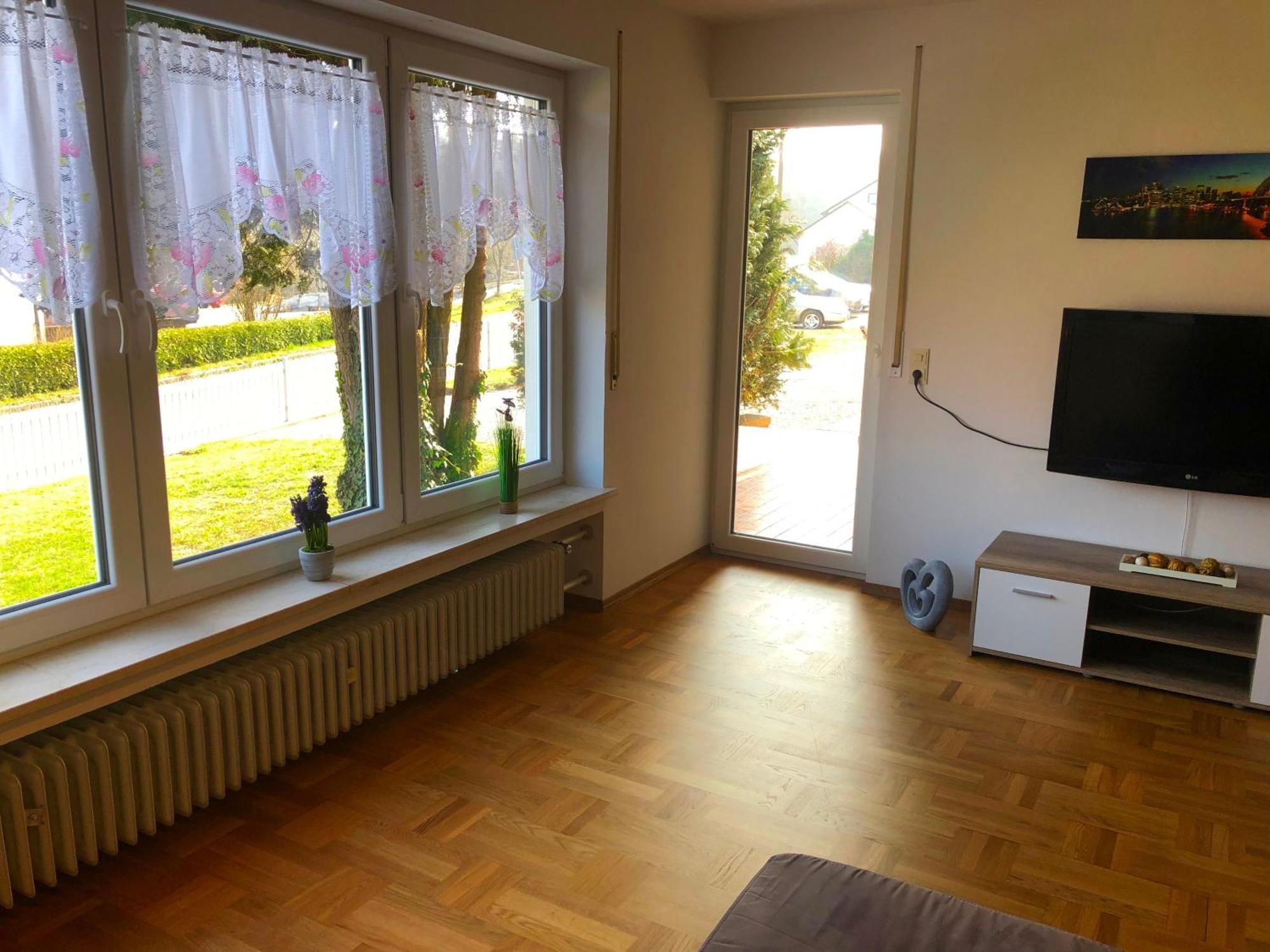 Ferienwohnungen / Ferienhaus Adelsried Kültér fotó