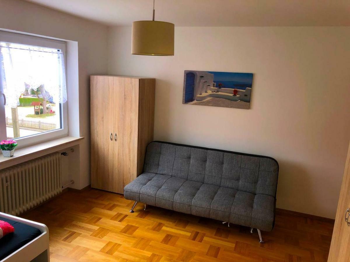 Ferienwohnungen / Ferienhaus Adelsried Kültér fotó
