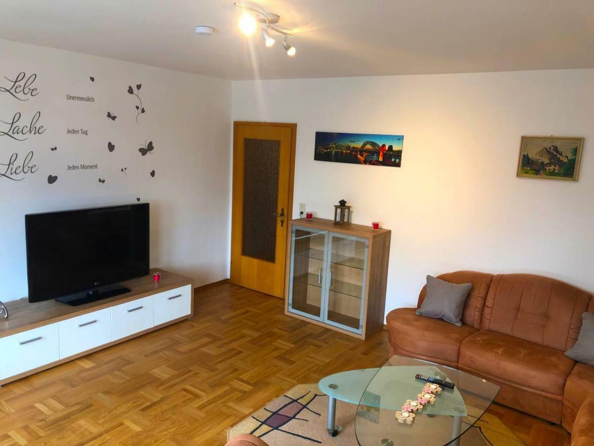 Ferienwohnungen / Ferienhaus Adelsried Kültér fotó